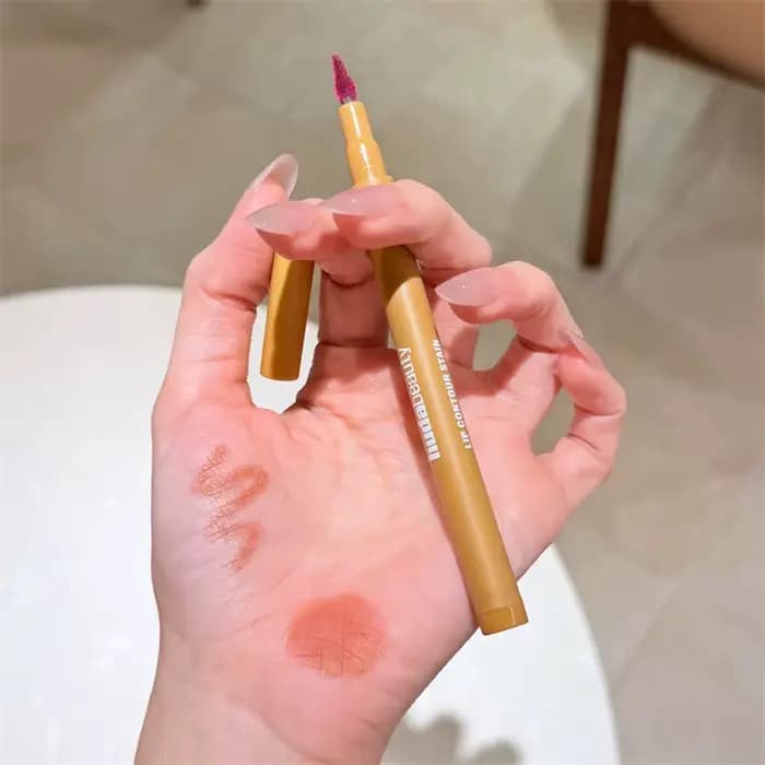 Huda beauté Contour des lèvres tache