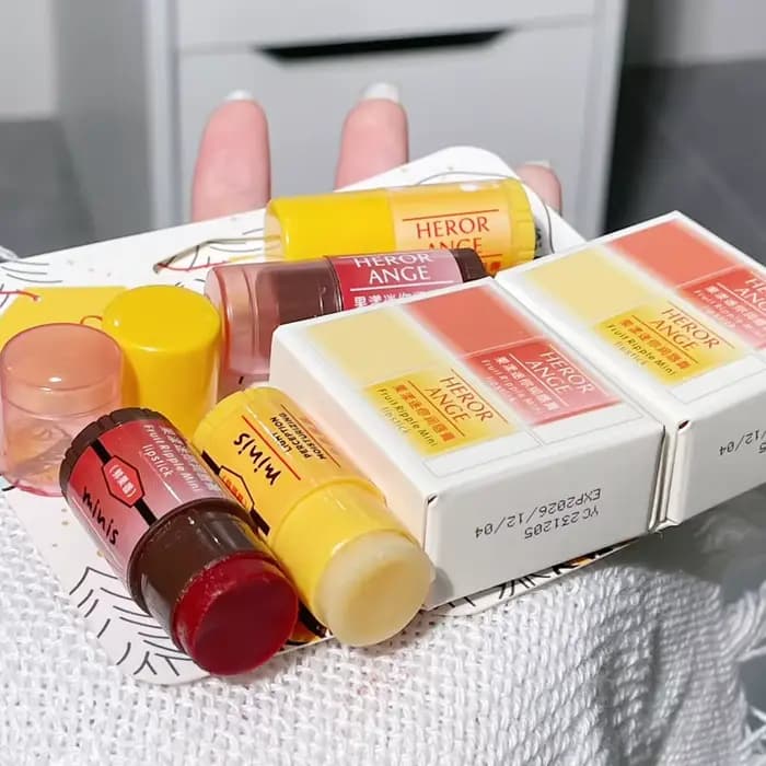 Mini baume à lèvres au miel et aux fruits