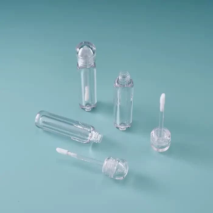 Tube de brillant à lèvres vide Transparent