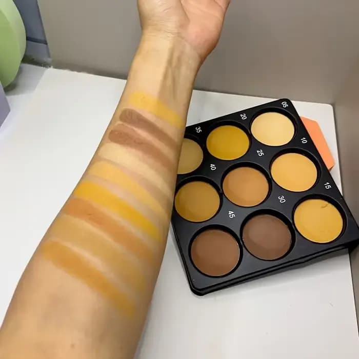 Palette de fond de teint bronze foncé 9 couleurs